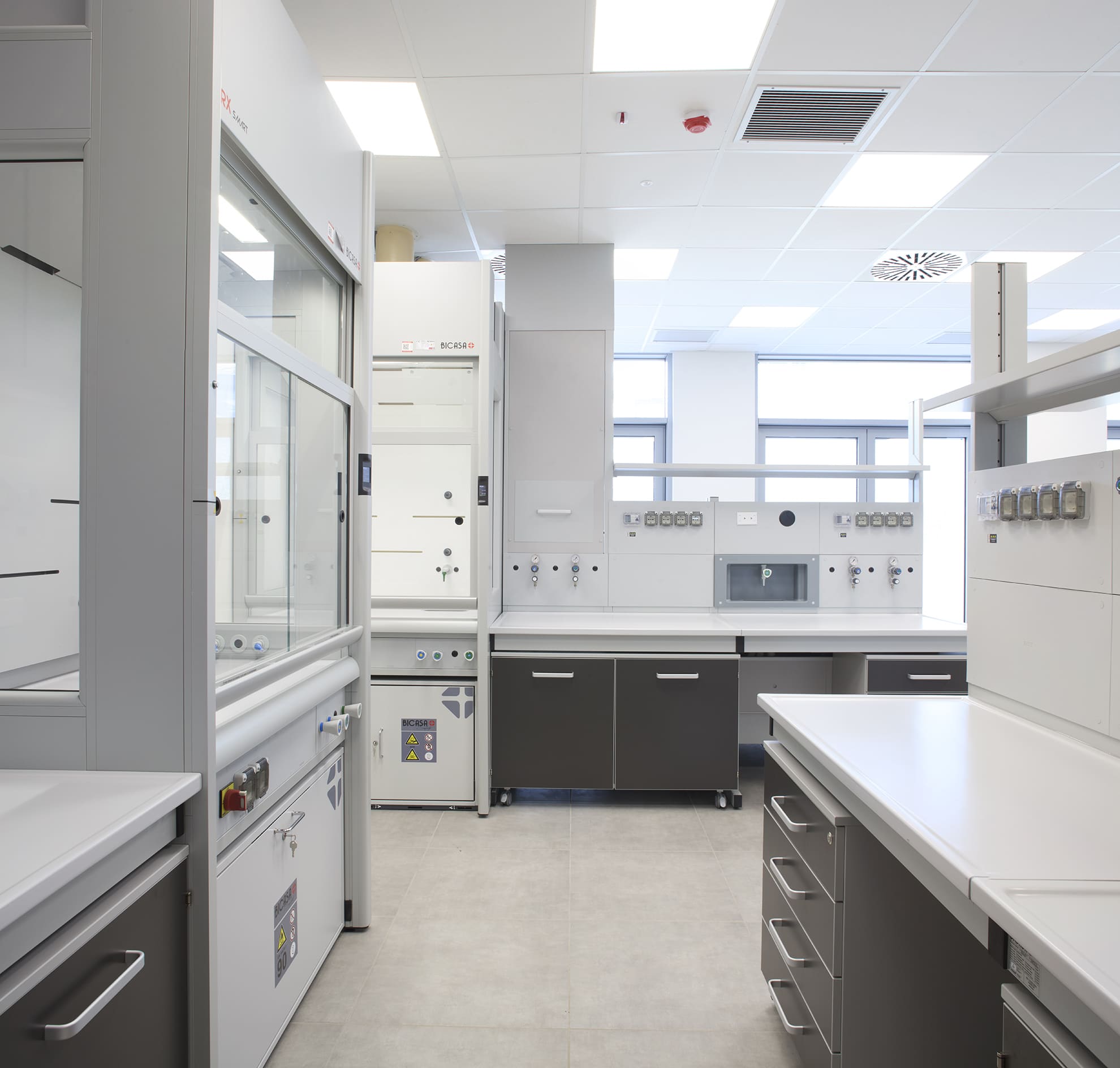 arredo tecnico e cappe chimiche laboratori università di parma edificio 1 area food AHSI